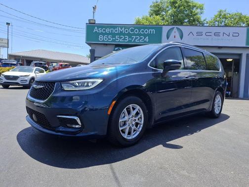 Fathom Blue Pearlcoat 2022 Chrysler Pacifica Touring L
