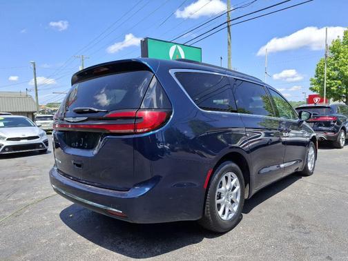 Fathom Blue Pearlcoat 2022 Chrysler Pacifica Touring L