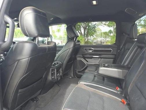 2024 RAM 1500 Laramie Crew Cab 4x2 57' Box