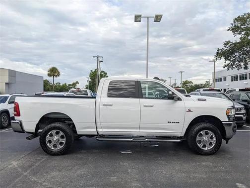 2022 RAM 2500 Big Horn Crew Cab 4x4 64' Box