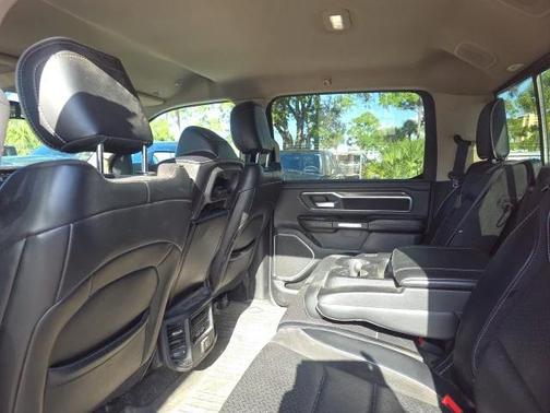2019 RAM 1500 Laramie Crew Cab 4x4 57' Box