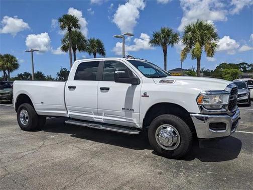 2024 RAM 3500 Big Horn Crew Cab 4x4 8 Box