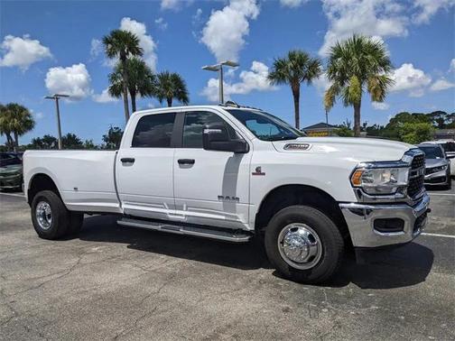 2024 RAM 3500 Big Horn Crew Cab 4x4 8 Box