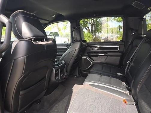 2024 RAM 1500 Laramie Crew Cab 4x2 57' Box
