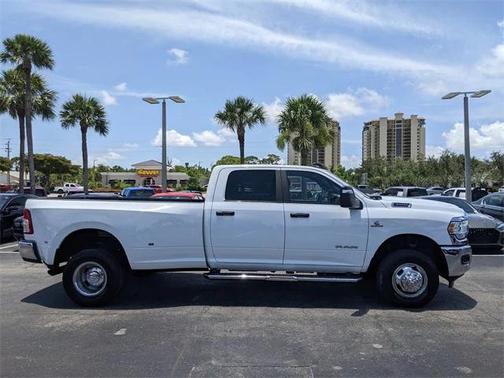 2024 RAM 3500 Big Horn Crew Cab 4x4 8 Box