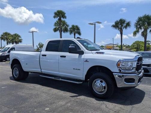 2024 RAM 3500 Big Horn Crew Cab 4x4 8 Box