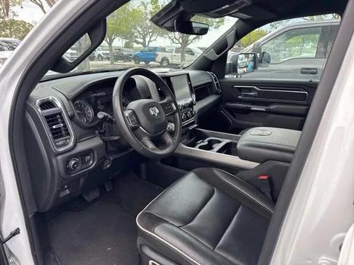 2024 RAM 1500 Laramie Crew Cab 4x2 57' Box