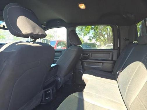 2023 RAM 3500 Tradesman Crew Cab 4x4 8 Box