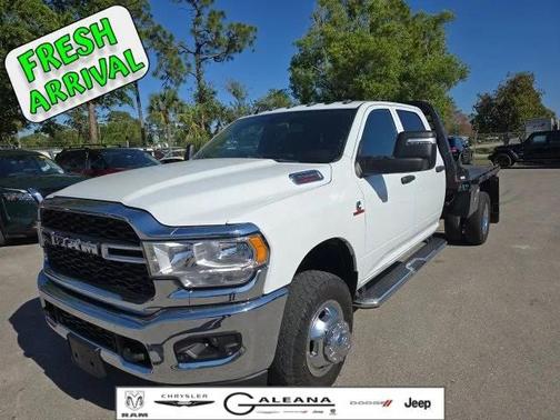 2023 RAM 3500 Tradesman Crew Cab 4x4 8 Box