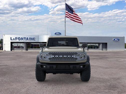 Desert Sand 2026 Ford Bronco Badlands