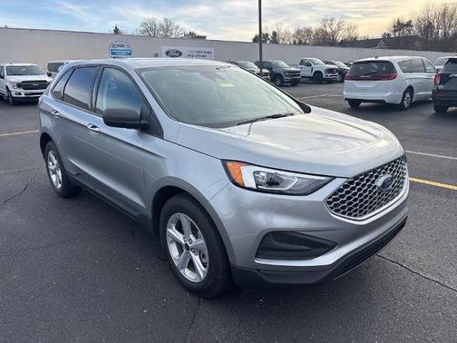 ICONIC SILVER 2024 Ford Edge SE