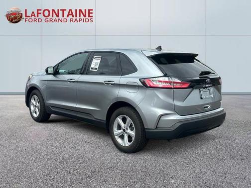 ICONIC SILVER 2024 Ford Edge SE