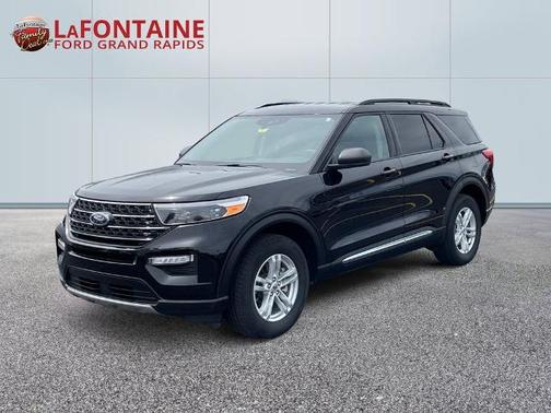 AGATE BLACK METALLIC 2023 Ford Explorer XLT