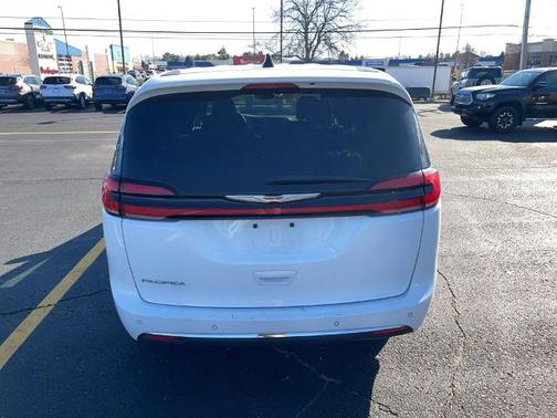 2023 Chrysler Pacifica TOURING