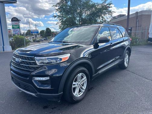 Agate Black Metallic 2022 Ford Explorer XLT