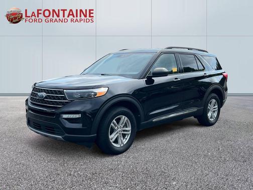 Agate Black Metallic 2022 Ford Explorer XLT