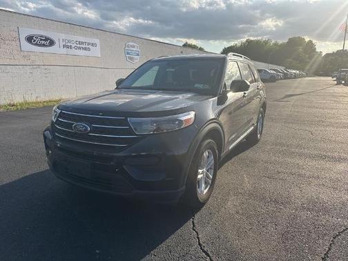 AGATE BLACK METALLIC 2023 Ford Explorer XLT