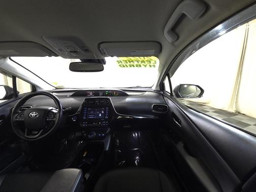 2022 Toyota Prius XLE
