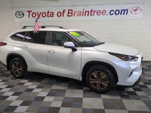 2023 Toyota Highlander Hybrid XLE