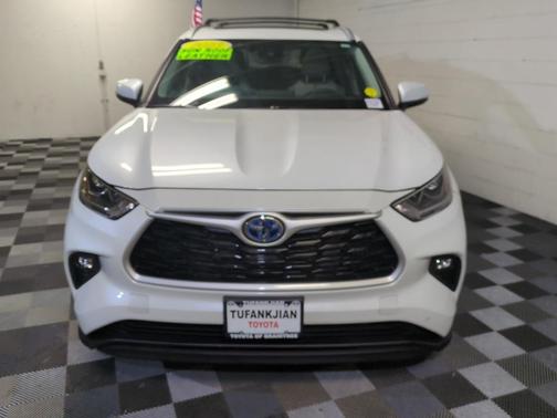 2023 Toyota Highlander Hybrid XLE