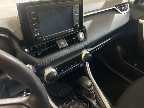 Magnetic Gray Metallic 2022 Toyota RAV4 LE