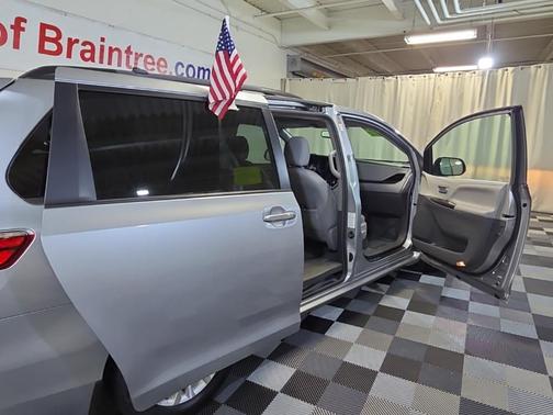 2015 Toyota Sienna XLE Premium