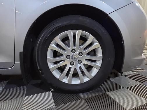 2015 Toyota Sienna XLE Premium