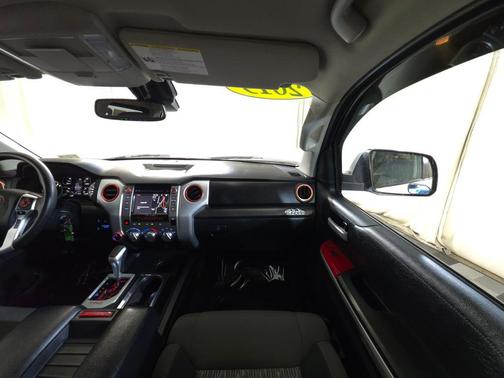 Super White 2019 Toyota Tundra SR5
