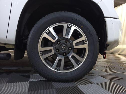 Super White 2019 Toyota Tundra SR5
