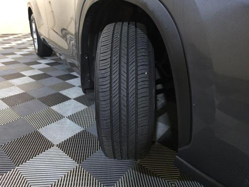 Magnetic Gray Metallic 2020 Toyota Highlander L