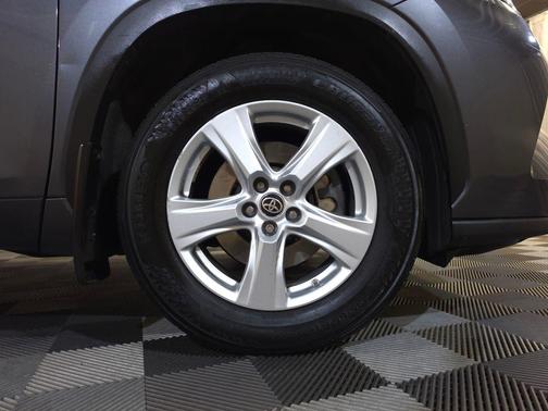 Magnetic Gray Metallic 2020 Toyota Highlander L