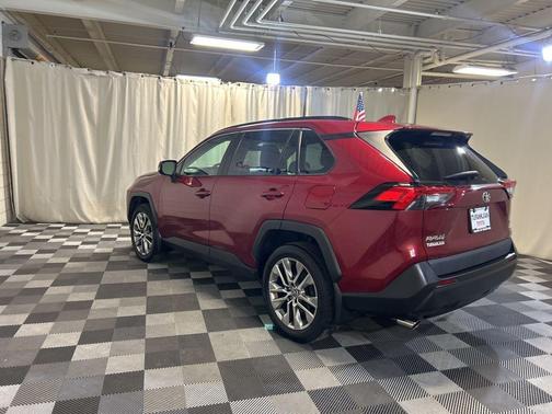 2020 Toyota RAV4 XLE Premium