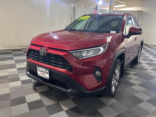 2020 Toyota RAV4 XLE Premium