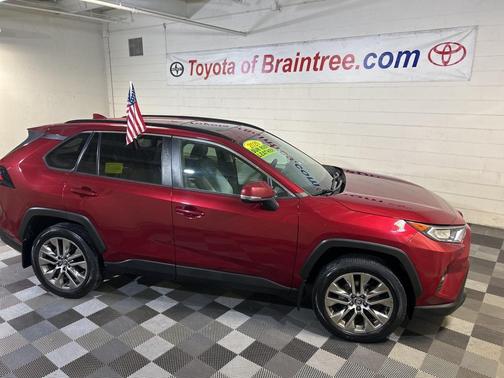 2020 Toyota RAV4 XLE Premium