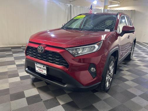 2020 Toyota RAV4 XLE Premium