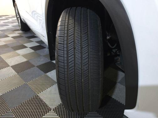 Wind Chill Pearl 2022 Toyota Highlander Hybrid Platinum