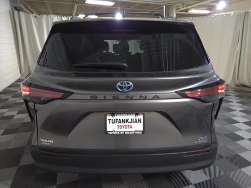 2022 Toyota Sienna XLE