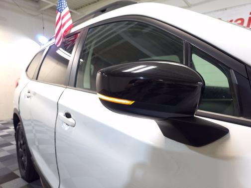 Crystal White Pearl 2024 Subaru Ascent Onyx Edition