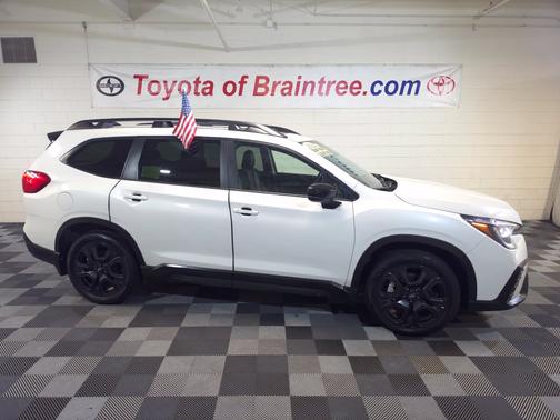 Crystal White Pearl 2024 Subaru Ascent Onyx Edition