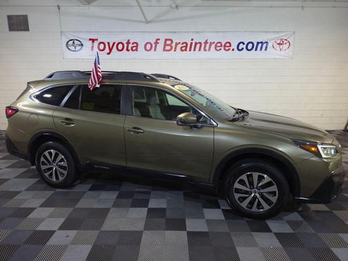 Autumn Green Metallic 2022 Subaru Outback Premium