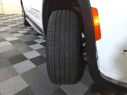 Bright White Clearcoat 2022 Jeep Grand Cherokee L Limited