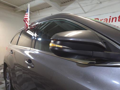 Predawn Gray Mica 2017 Toyota Highlander XLE