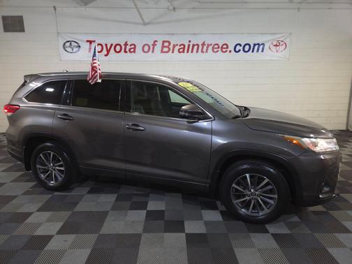 Predawn Gray Mica 2017 Toyota Highlander XLE