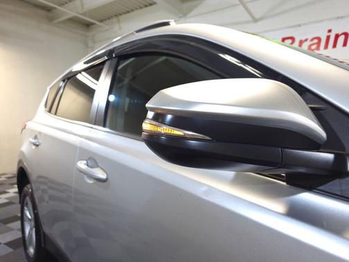 Classic Silver Metallic 2014 Toyota RAV4 XLE