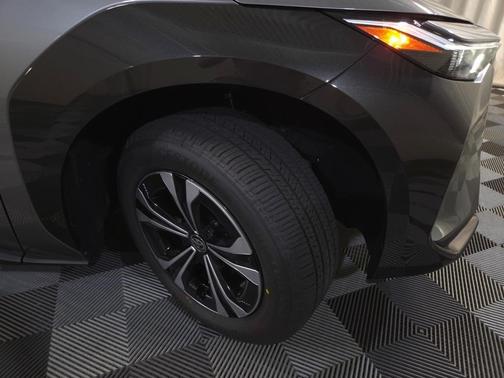 2025 Toyota bZ4X XLE