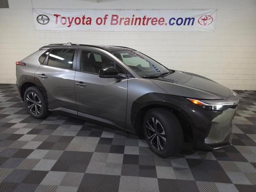 2025 Toyota bZ4X XLE