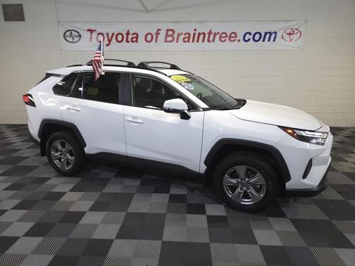 2022 Toyota RAV4 XLE