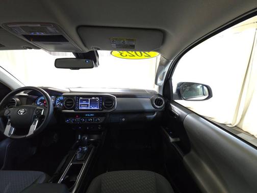 Ice Cap 2023 Toyota Tacoma SR5