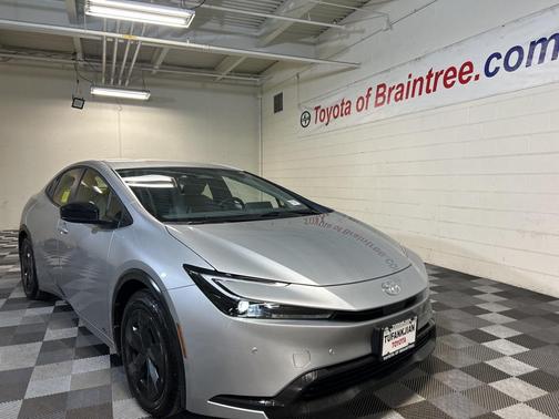 2025 Toyota Prius LE