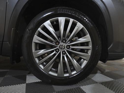 2021 Toyota Highlander Hybrid Platinum